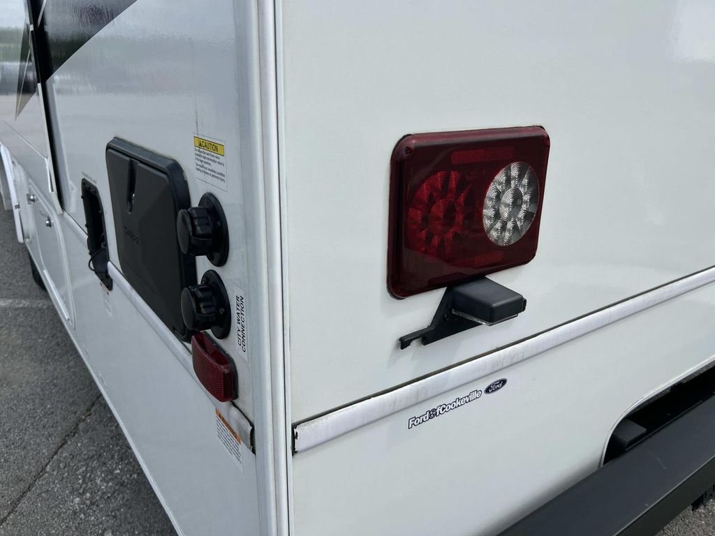 Used 2025 Oxford White Ford Base image 11