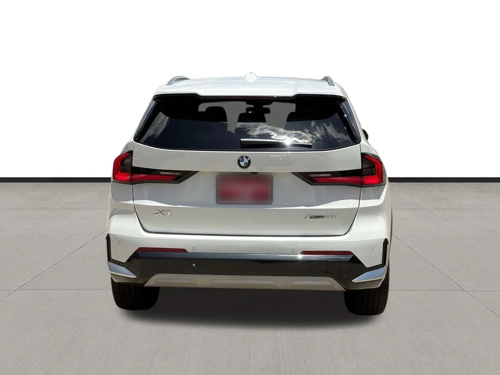 Used 2025 Alpine White BMW xDrive28i image 6