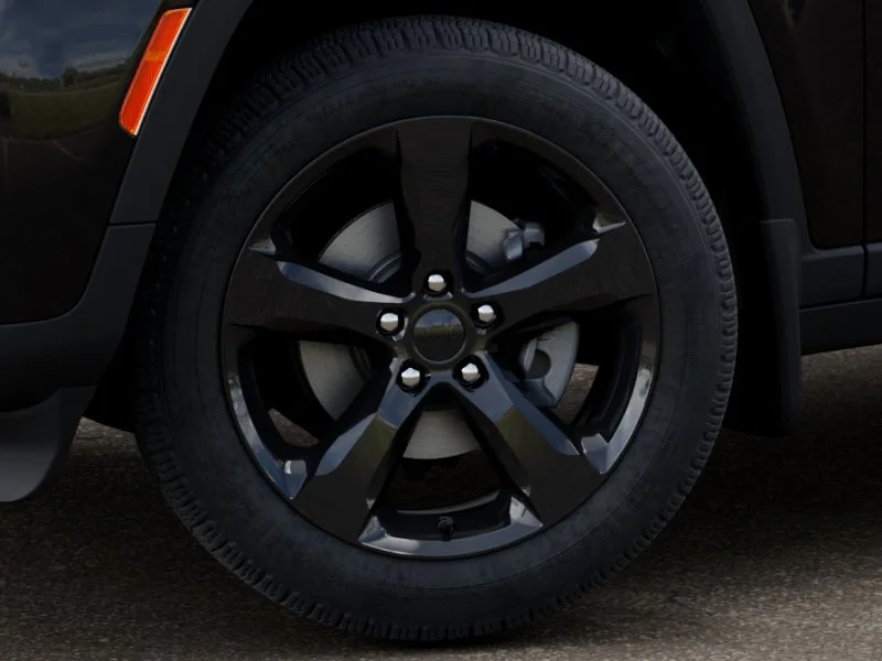 New 2026 Diamond Black Crystal Pearl-Coat Exterior Paint Jeep Limited image 36
