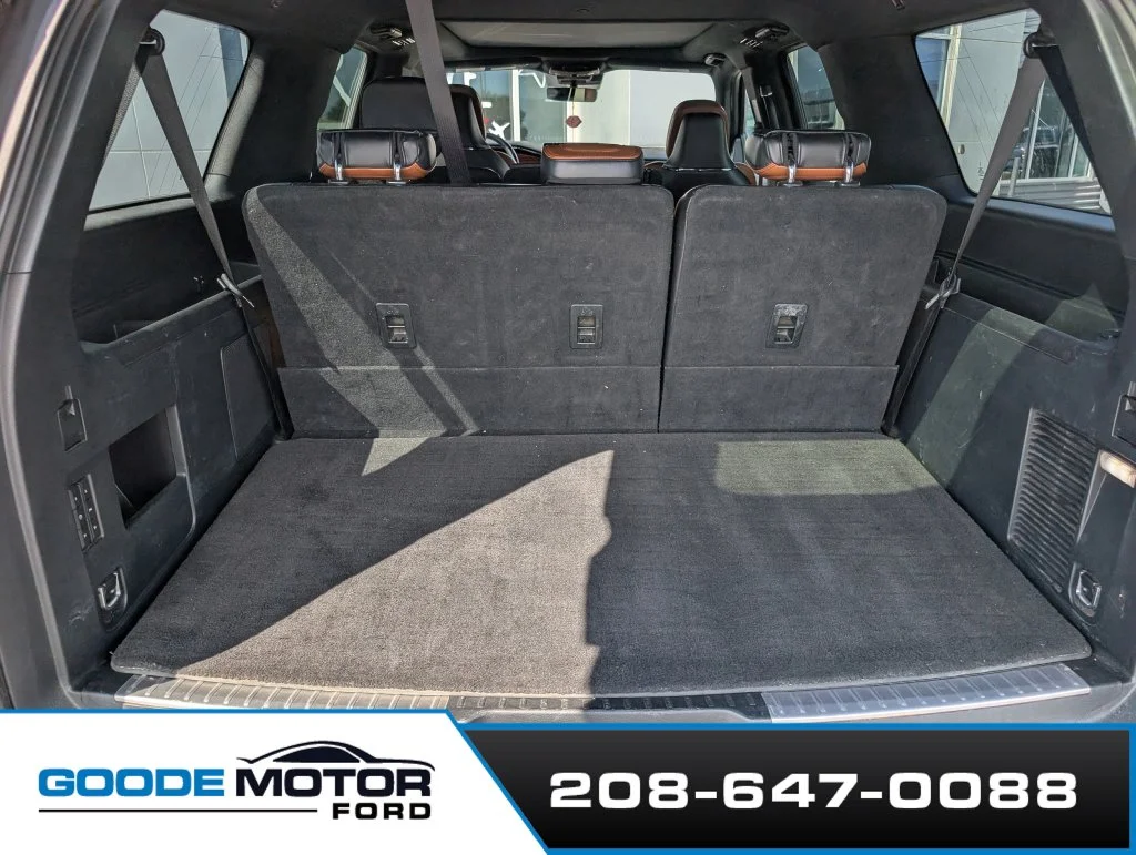 Used 2019  Lincoln Reserve image 6