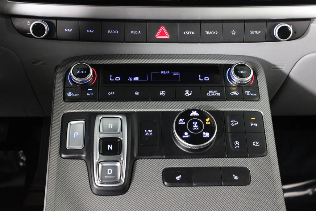 Used 2024 Gray Hyundai SEL image 23