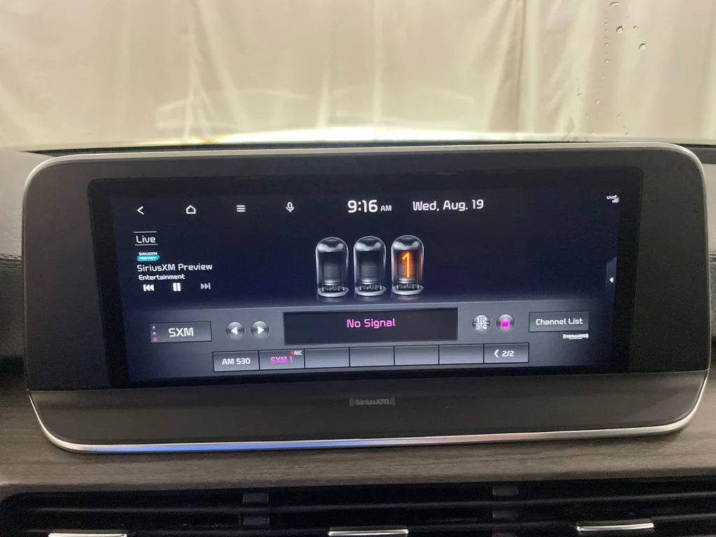 Used 2022 Glacial White Pearl Kia EX image 18