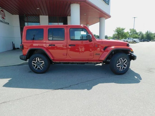 2025 Jeep Wrangler 4-Door Sahara - Photo 28