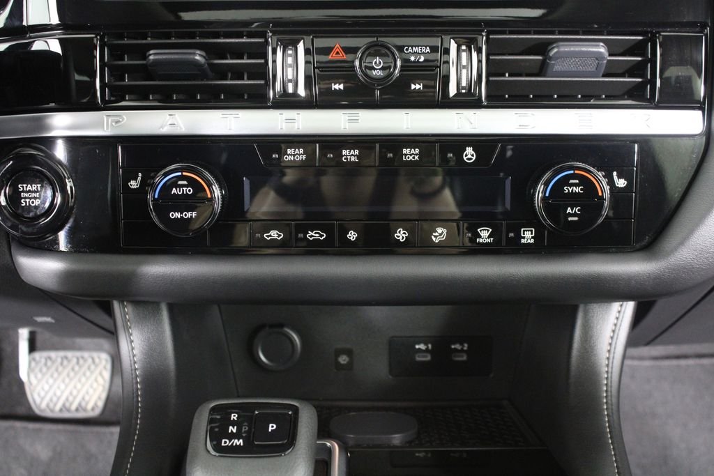 Used 2026 Green Nissan SL image 30