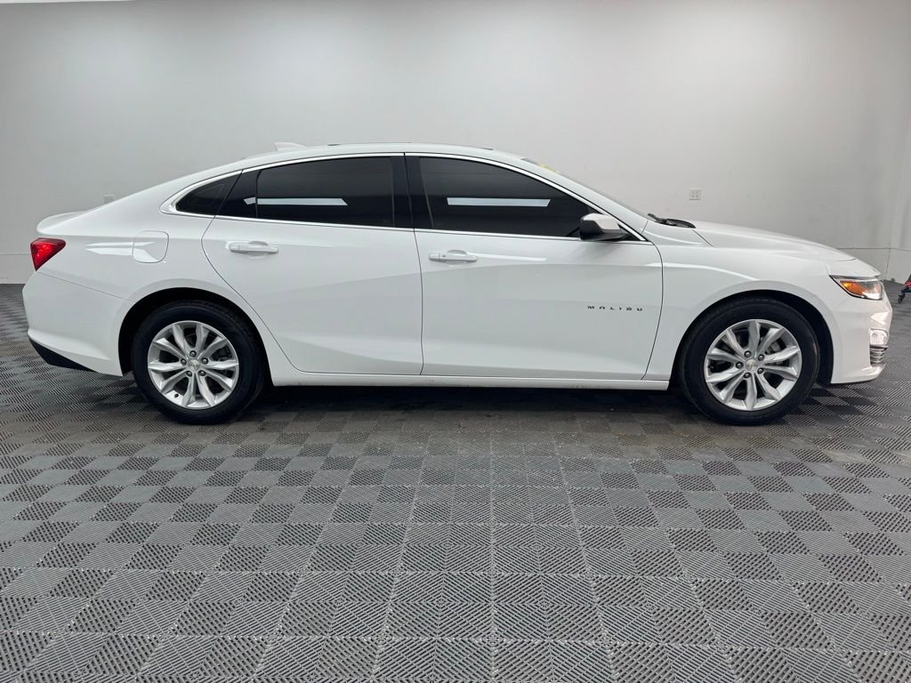 Used 2024 Summit White Chevrolet LT image 7