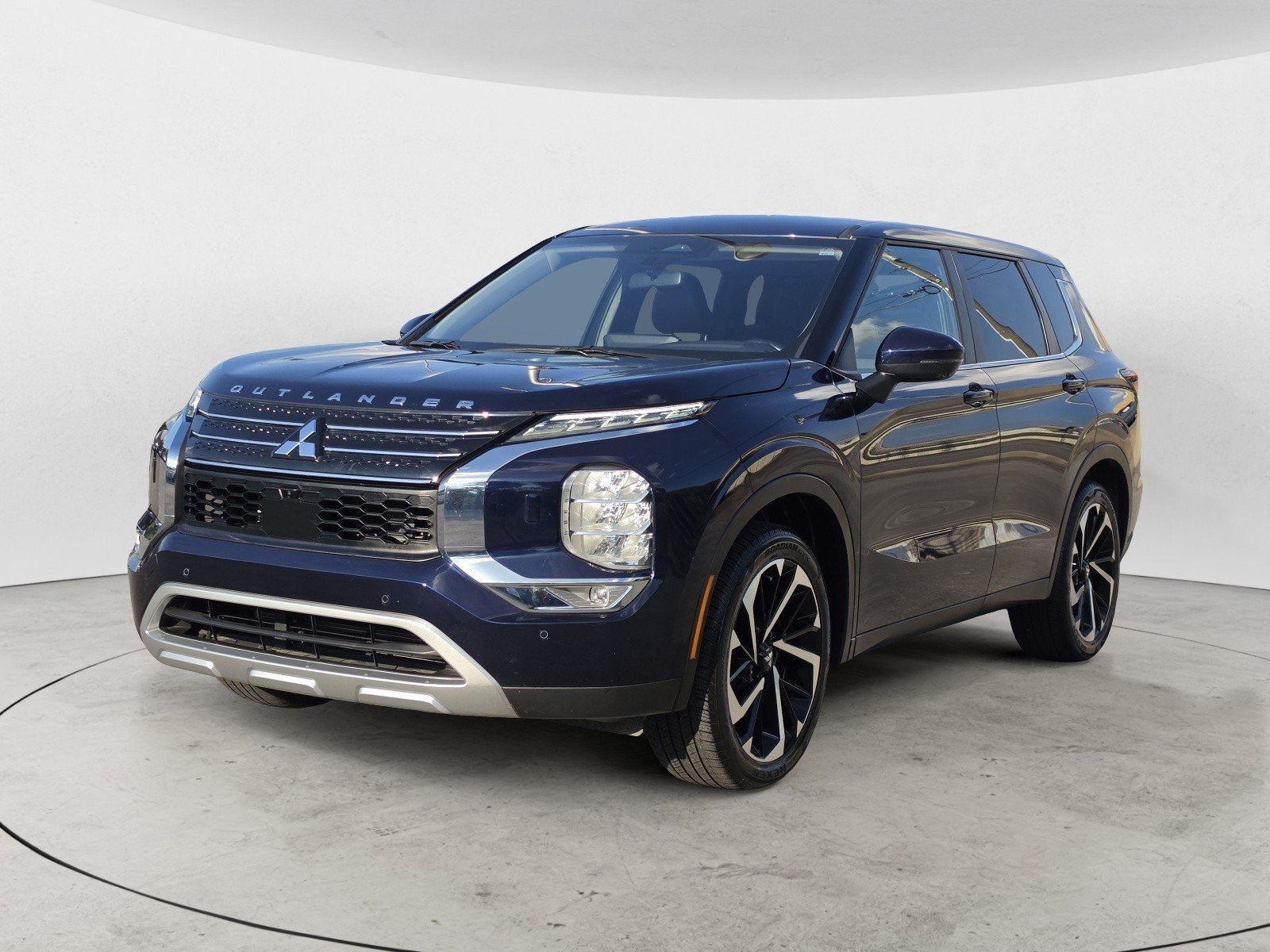 Used 2024 Cosmic Blue Metallic Mitsubishi SE image 6