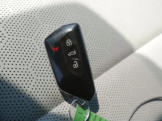 Certified Used 2021 Blue Volkswagen Pro S image 36