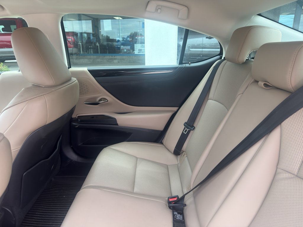 Used 2020 Eminent White Pearl Lexus Base image 13