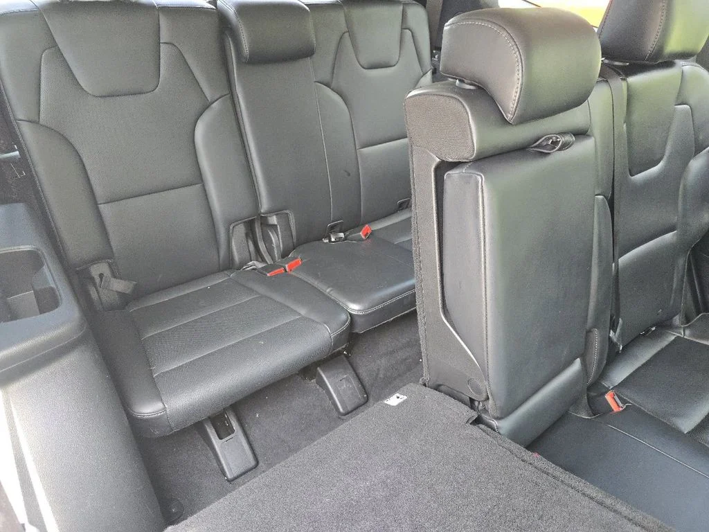 Used 2024 Silver Kia LX image 19
