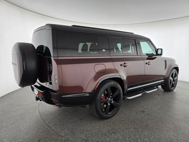 Used 2023  Land Rover X image 2