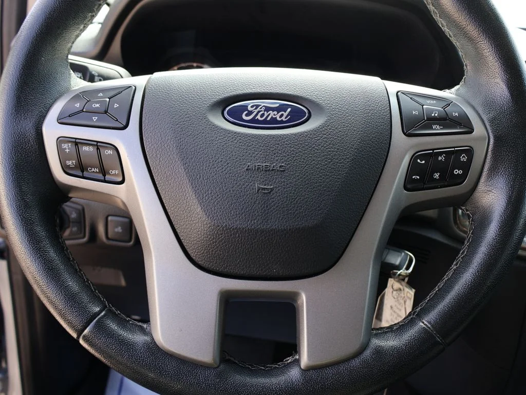 Used 2023 Silver Ford XLT image 32