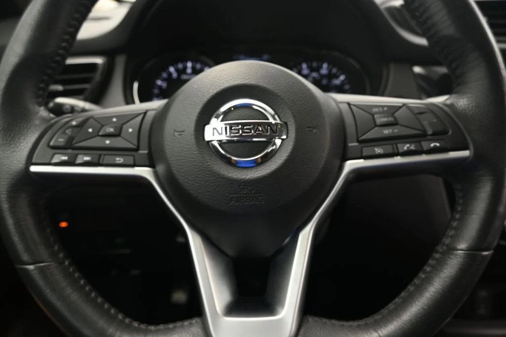 Used 2017 Gun Metallic Nissan SV image 25