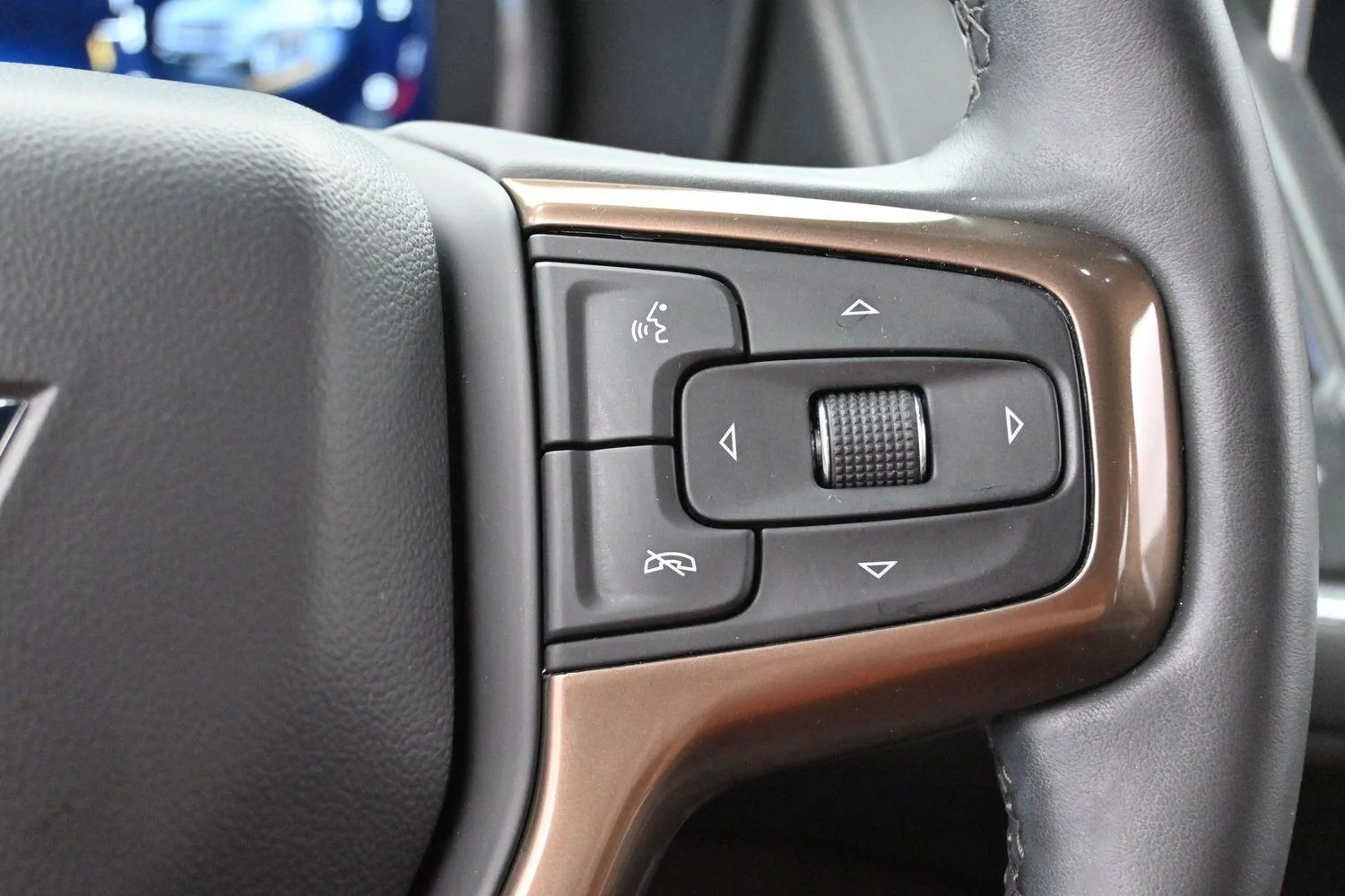 Used 2024 Summit White Chevrolet High Country image 22