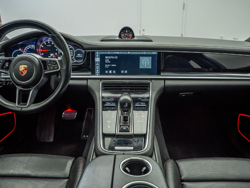 Used 2018 Chalk Porsche 4S image 6