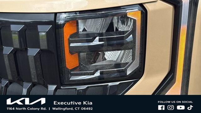 New 2027 Terrain Brown / Black Roof Kia X-Line S image 7