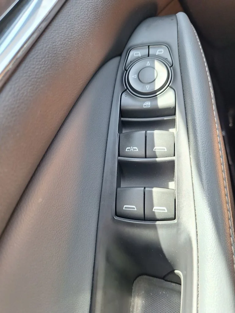Used 2021 Black Buick Essence image 20