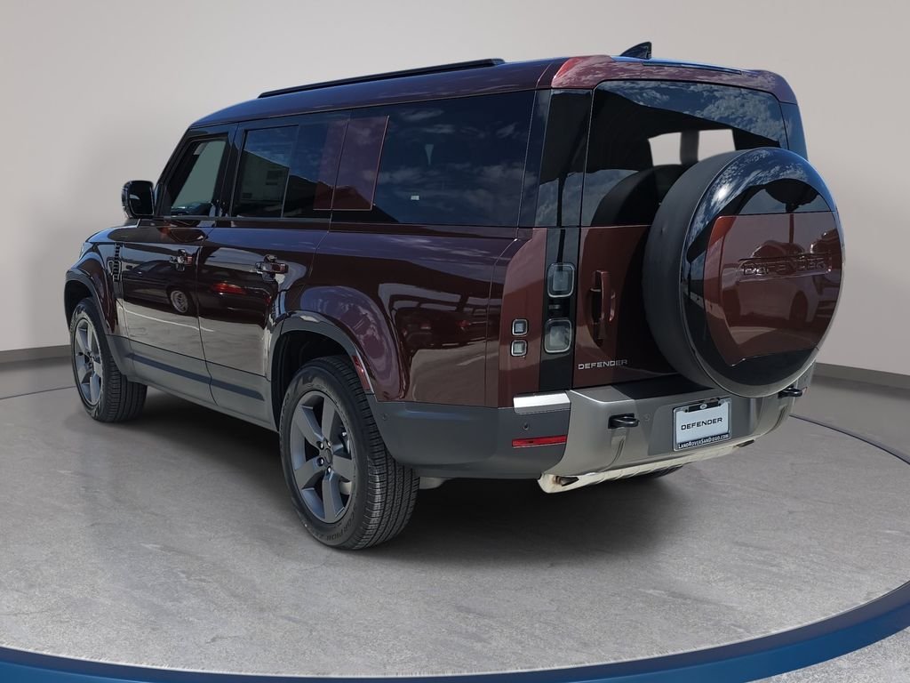 New 2026 Sedona Red Land Rover S image 7