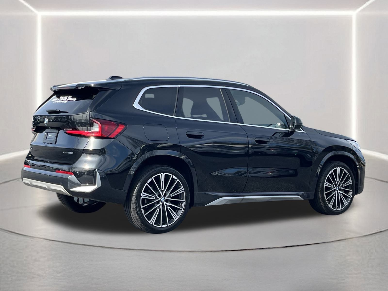 2025 BMW X1 28i - Photo 27