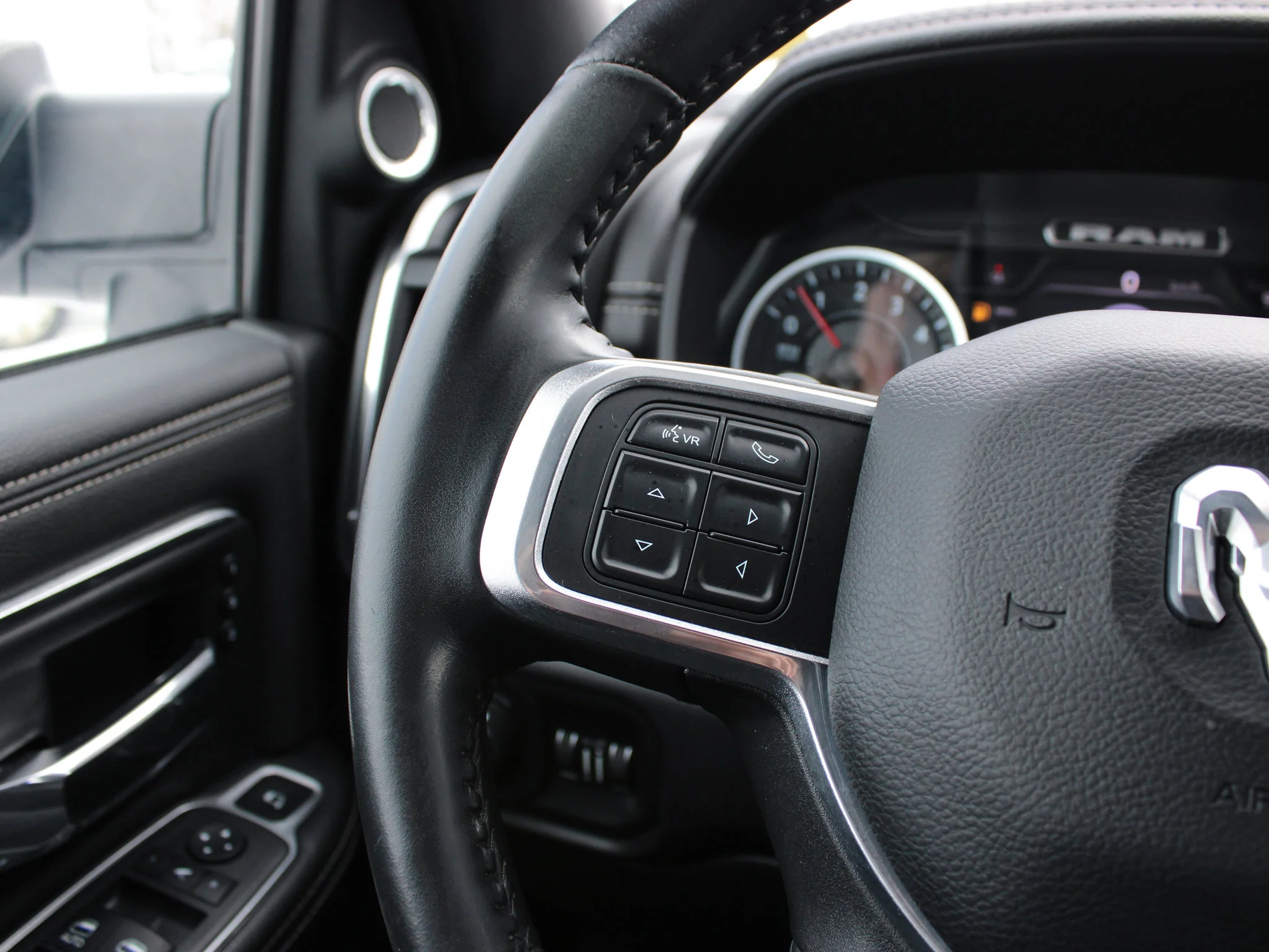 Certified Used 2022 Black RAM Laramie * Leather, Power Running Boards, Heated Seats, Towing Tech Group image 20