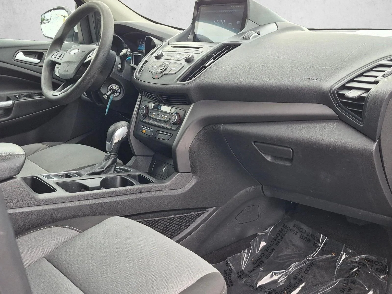 Used 2018 Oxford White Ford SE image 18