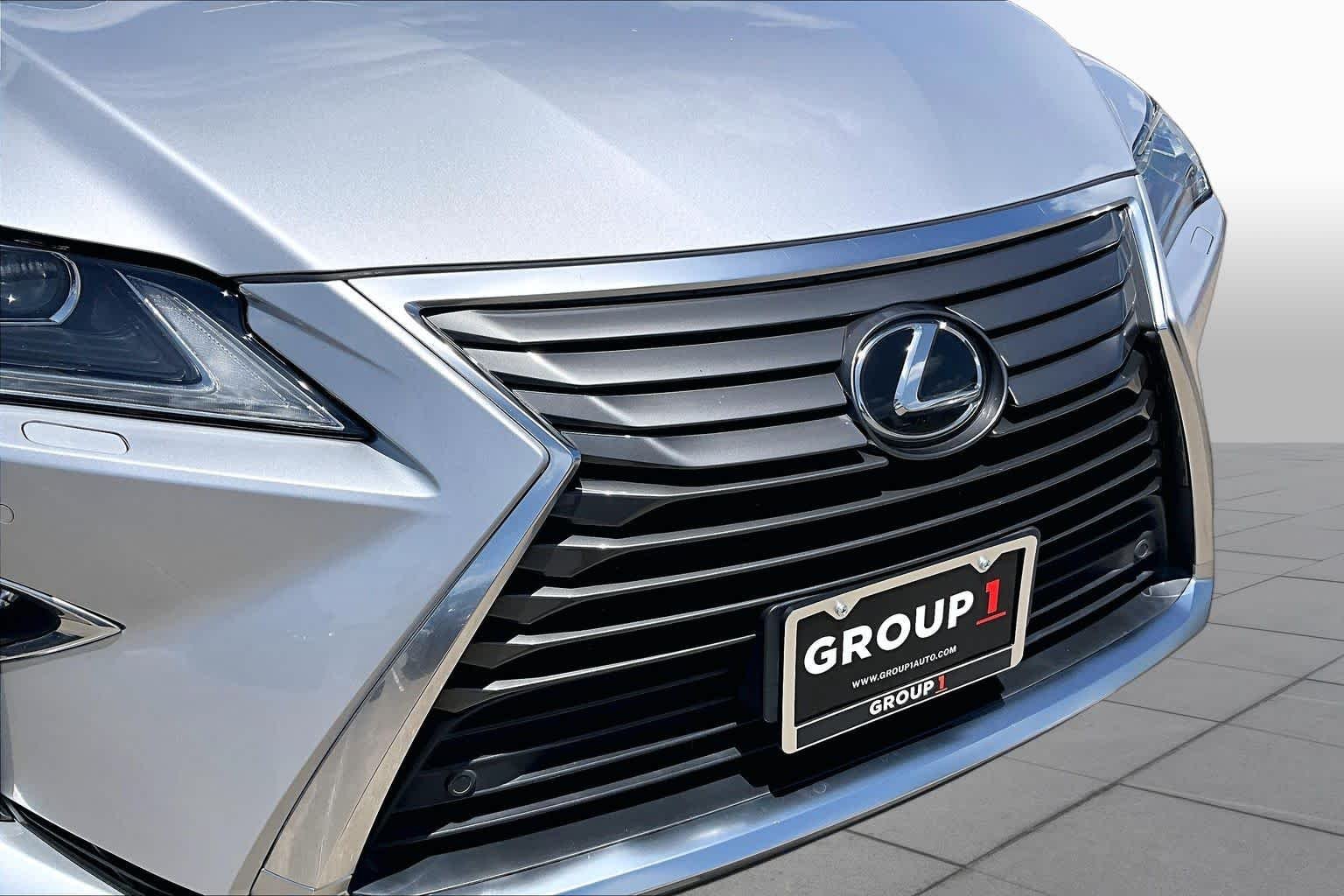 Used 2016 Silver Lining Metallic Lexus  image 28