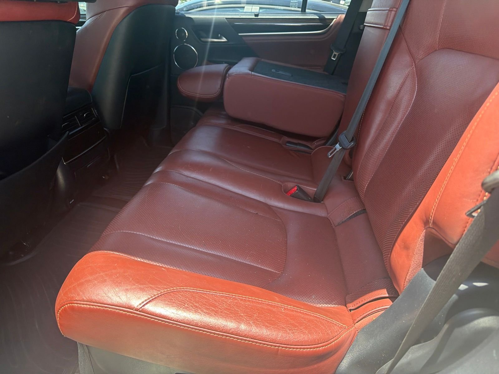 Used 2016 Atomic Silver Lexus 570 image 10