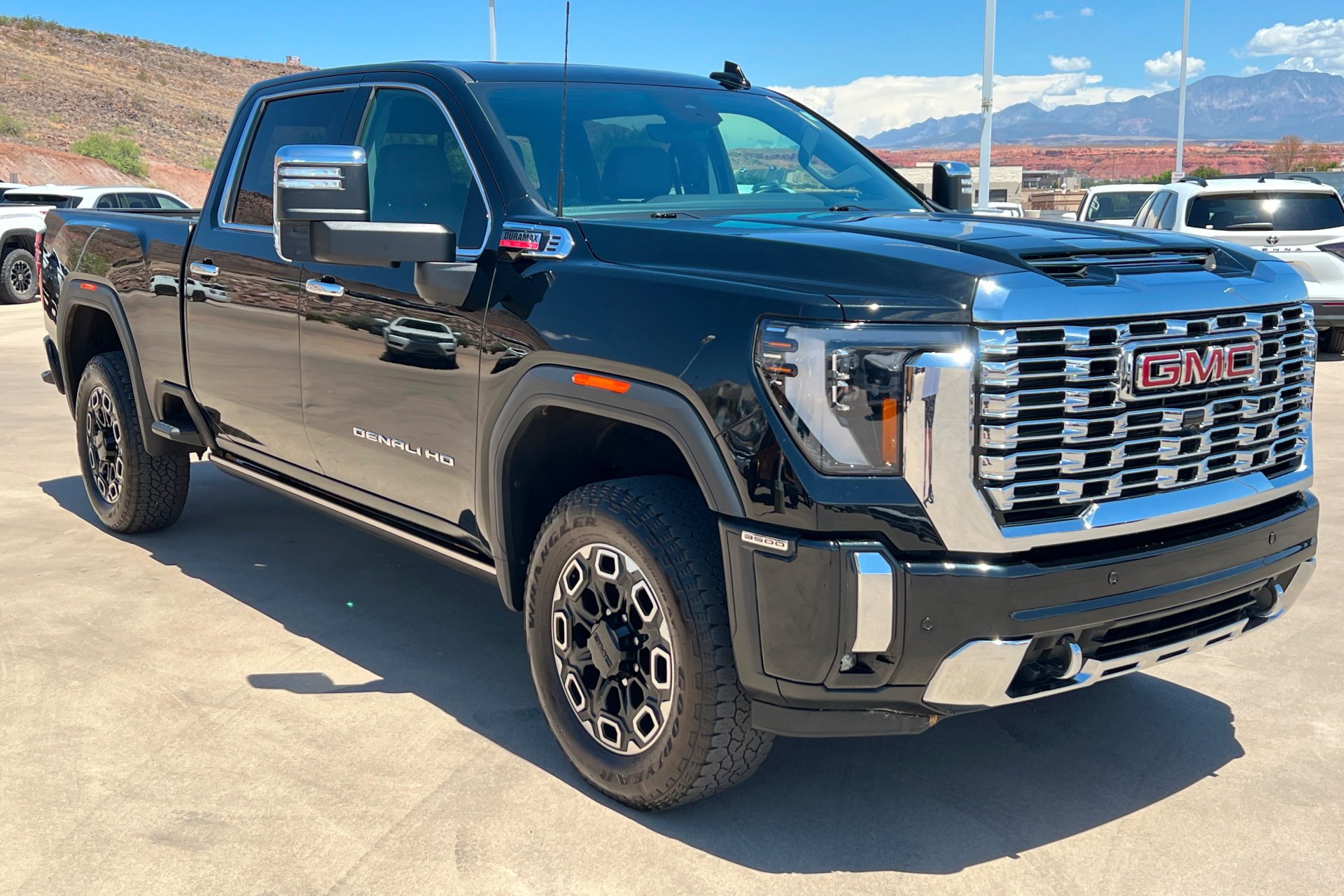 Used 2024 Onyx Black GMC Denali image 8