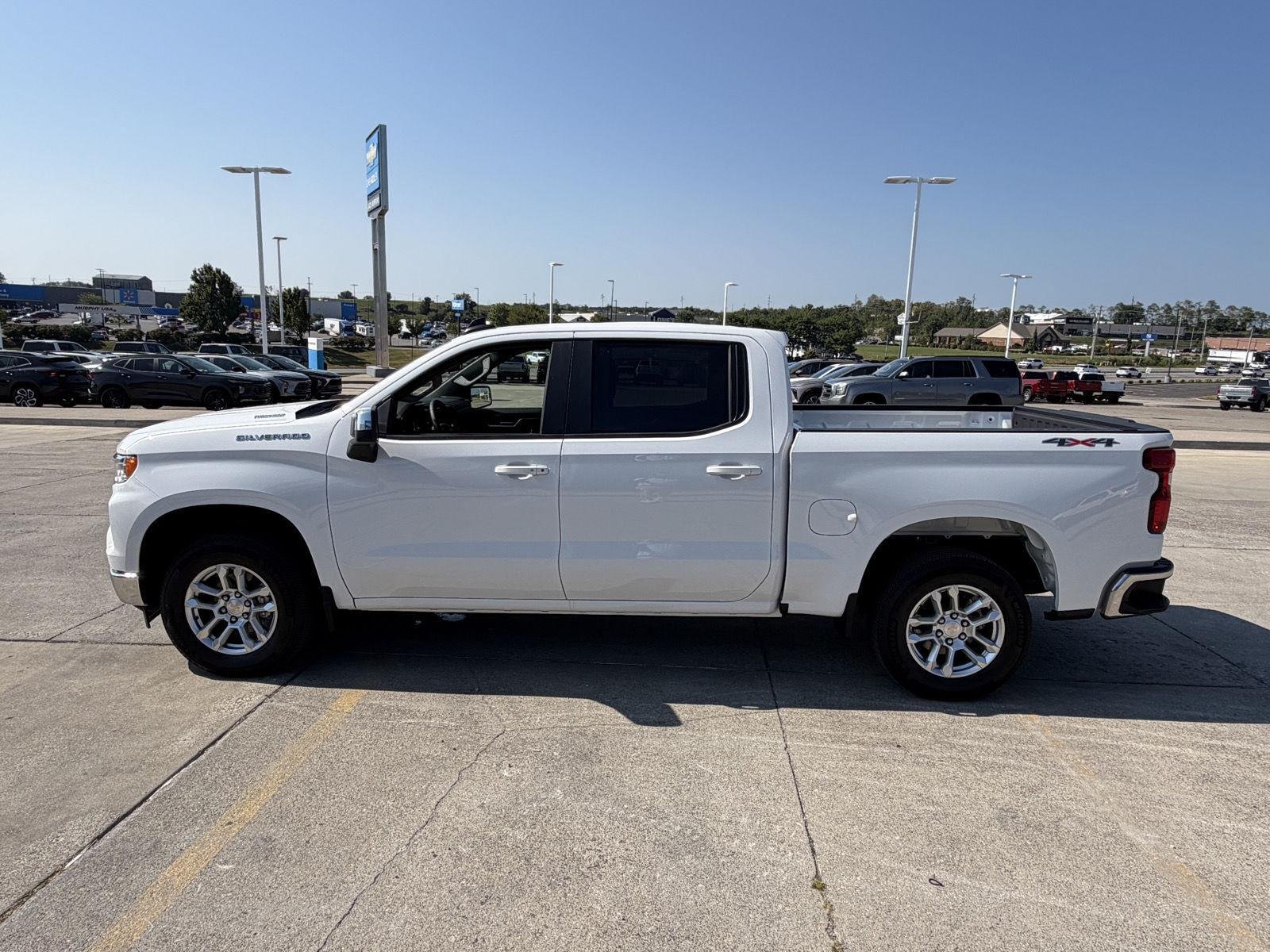 Used 2026 Summit White Chevrolet LT (2FL) image 4