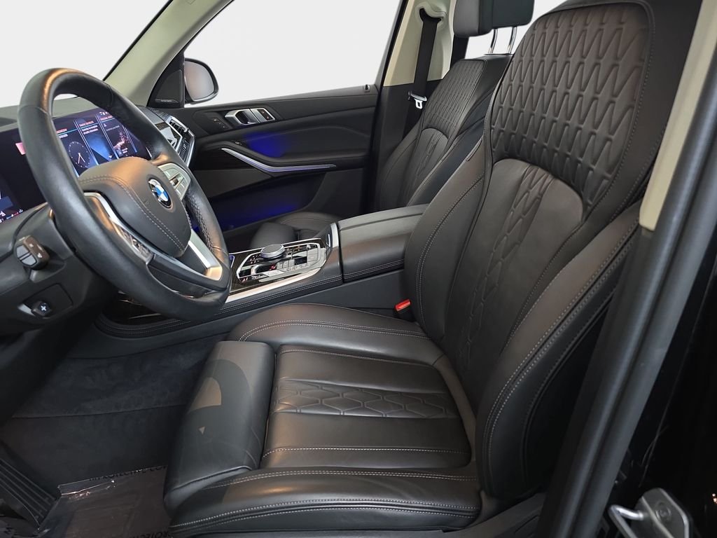 Used 2023 Black BMW xDrive40i image 18