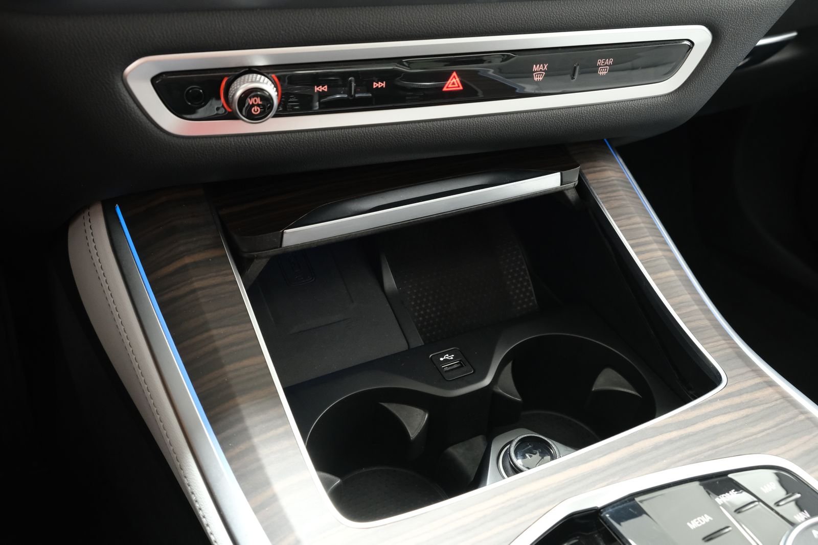 Certified Used 2024 Black Sapphire Metallic BMW xDrive40i image 19