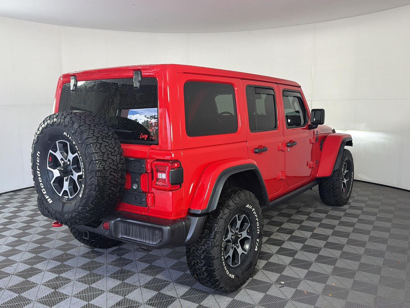 Used 2022 Firecracker Red Clearcoat Jeep Unlimited Rubicon image 5