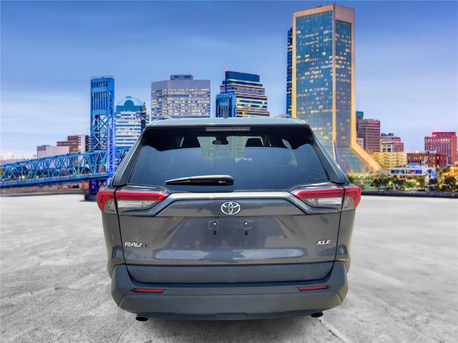 Used 2019 Magnetic Gray Metallic Toyota XLE image 9