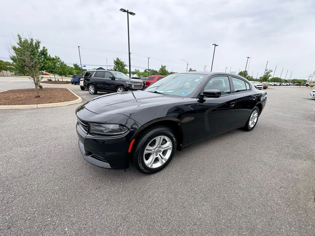 Used 2020 Black Dodge SXT image 9