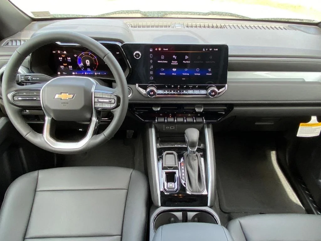 2025 Chevrolet Colorado LT - Photo 13