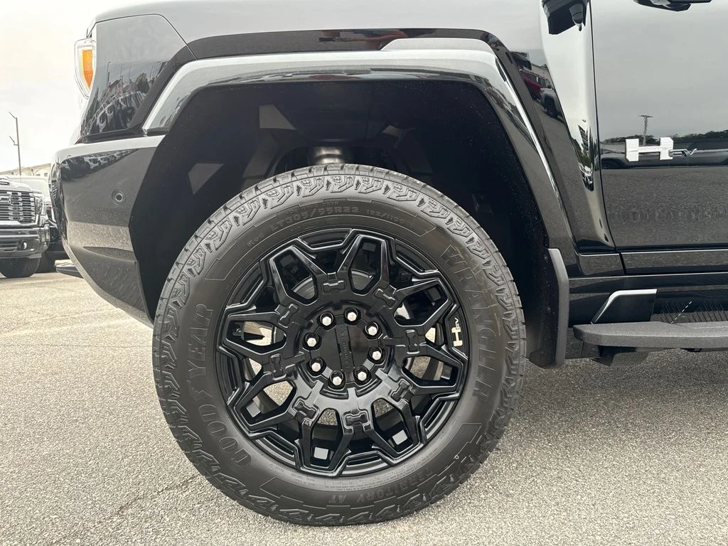 Used 2025 Black GMC 2X image 11
