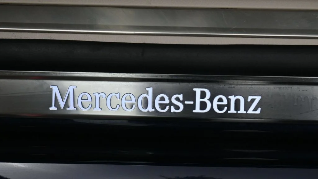 Used 2025 Blue Mercedes-Benz S 580 image 21