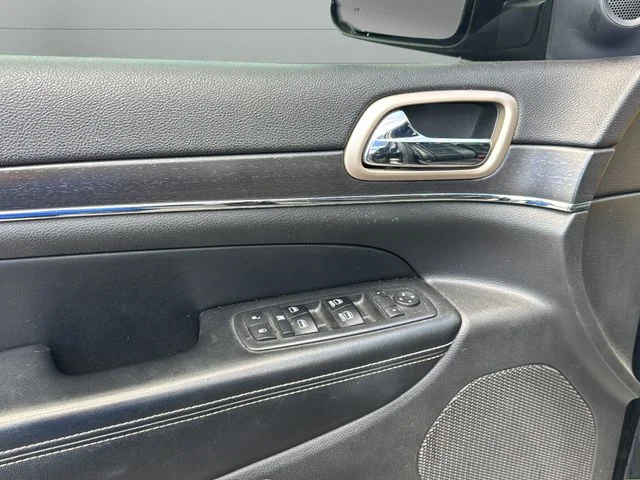 Used 2017 Black Jeep Limited image 9