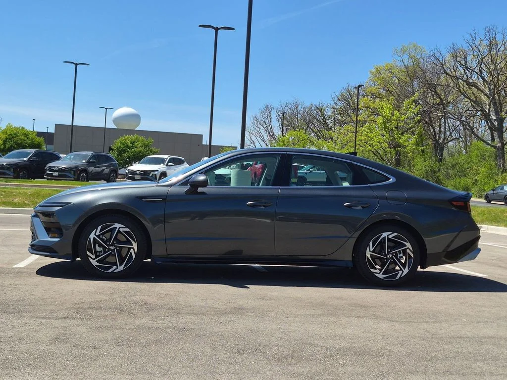 Certified Used 2026 Gray Hyundai SEL Sport image 4