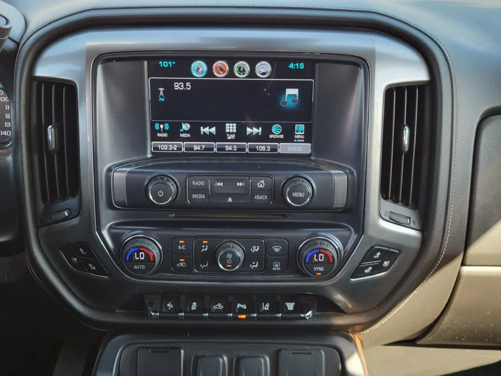 Used 2019 GRAPHITE METALLIC Chevrolet LTZ image 20