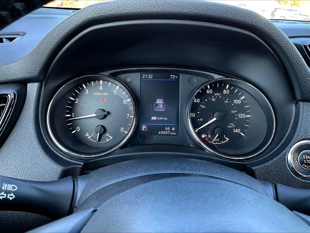 Used 2020 Midnight Pine Metallic Nissan SV image 13