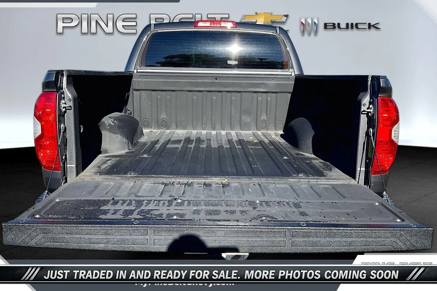 Used 2018 Magnetic Gray Metallic Toyota SR5 image 5