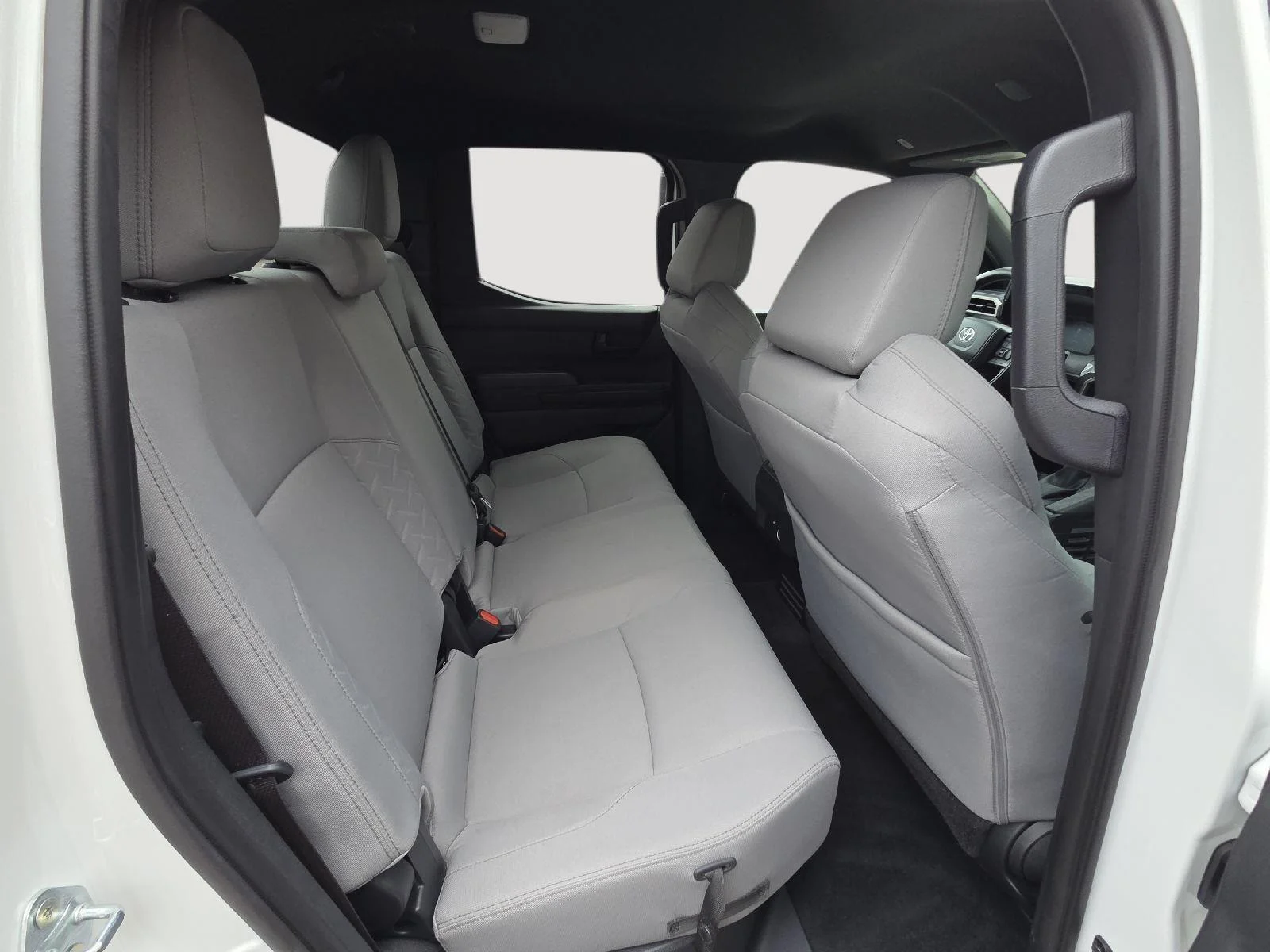 2024 Toyota Tacoma SR5 - Photo 15