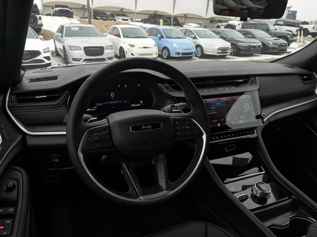 New 2026 Grey Jeep Limited Reserve - - 4x4 - Pano Sunroof - Nappa Lthr - Vent Seats - Tow Pkg - Remote Start & More! image 28
