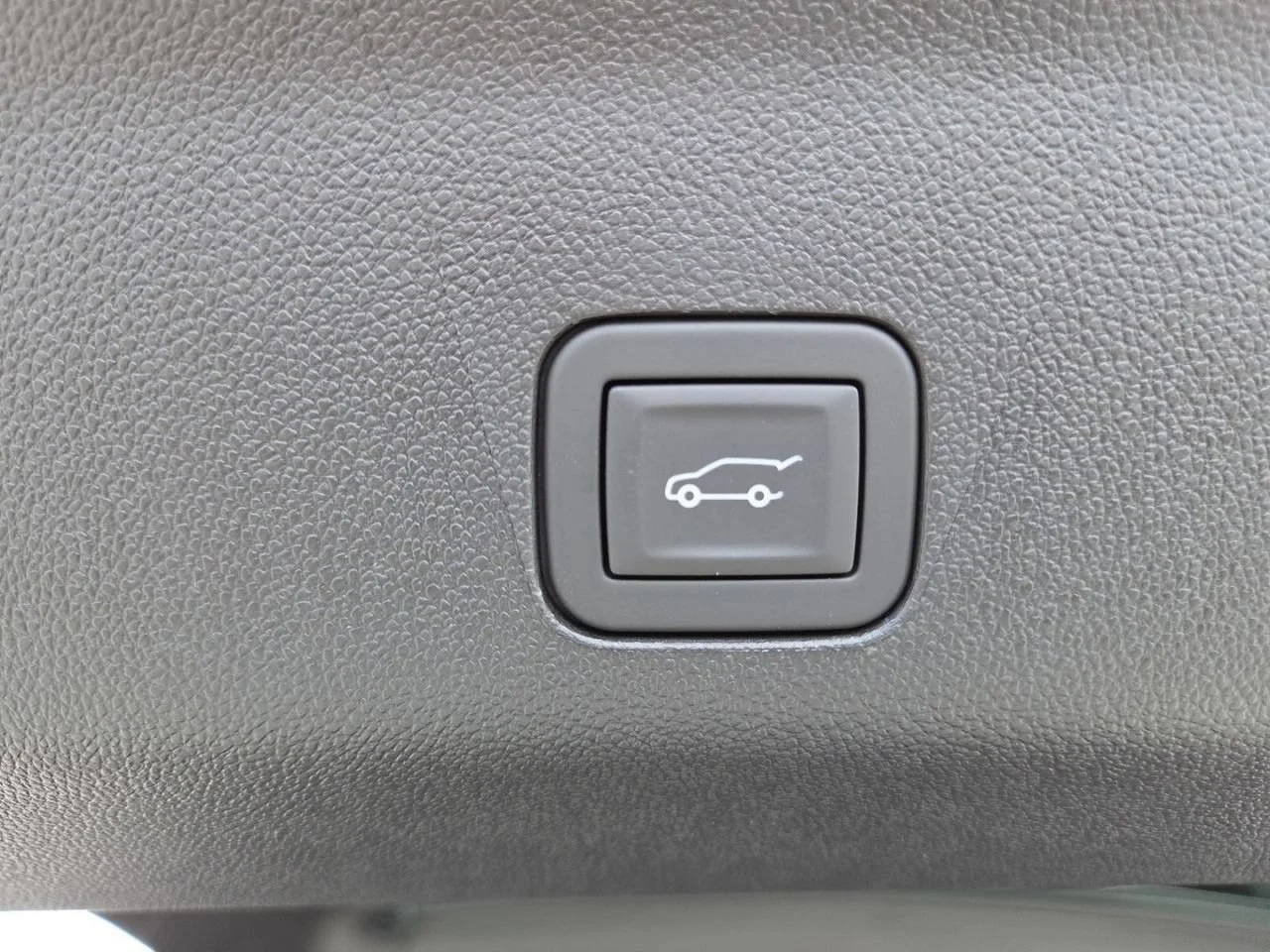 New 2026 Onyx Black GMC Elevation image 24