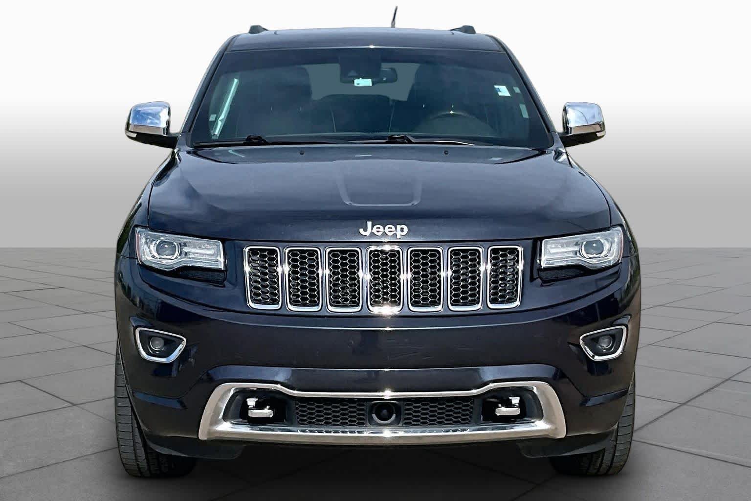 Used 2014 Maximum Steel Metallic Clearcoat Jeep Overland image 4