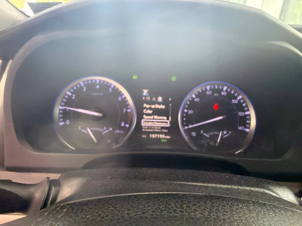 Used 2019 Silver Toyota XLE image 19