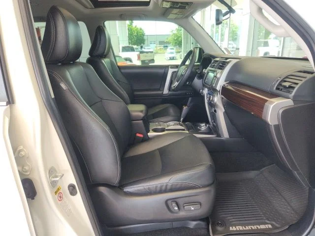 Certified Used 2016  Toyota Limited image 29