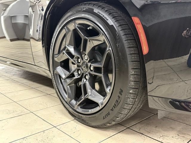New 2026 Diamond Black Crystal Pearlcoat Dodge R/T image 5