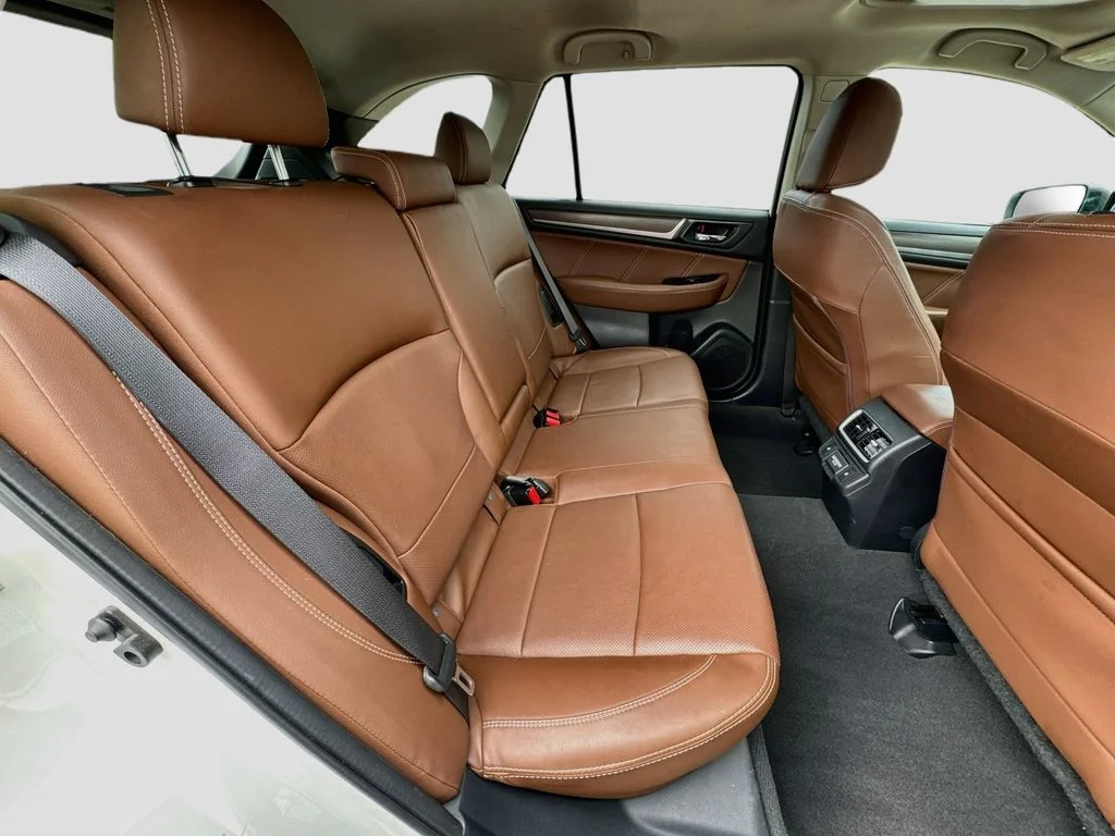Used 2018 White Subaru 2.5i image 35