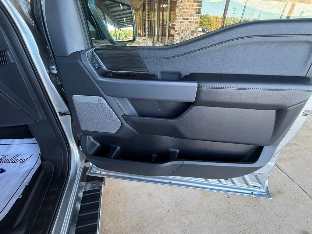 New 2026 Silver Metallic Ford Lariat image 32